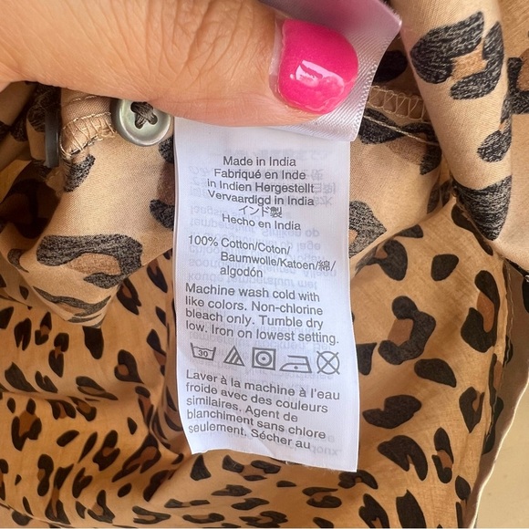 J. Crew Leopard Print Button Down Shirt - Size 8 - Classic Modest Office - Picture 6 of 7